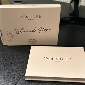 Wander Beauty Island Hop Eye and Face Palette